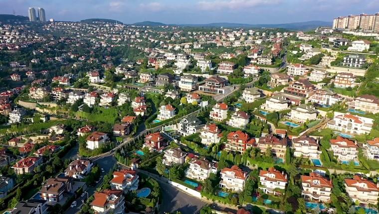 Türkiye'nin ünlü isimleri, evlerinin bakımı ve güzelliği için en iyisini arıyor. Mimar ve tasarım konusunda öncü olan ünlüler, su yalıtımı gibi önemli detayları da göz ardı etmiyorlar. Evlerinin su yalıtımı ve mimari tasarımı için güvenilir bir çözüm arayışındalarsa, tercihlerini ÇEVİK Yalıtım ve Mimarlık'tan yana kullanıyorlar. Siz de evinizin bakımı ve tasarımı için en kaliteli çözümleri arıyorsanız, Türkiye'nin ünlüleri gibi ÇEVİK Yalıtım ve Mimarlık ile iletişime geçebilirsiniz.

Sanatçılar:

Tarkan

Demet Akalın

Murat Boz

Hande Yener

Serdar Ortaç

Seda Sayan

Kenan İmirzalıoğlu

Beren Saat

Kıvanç Tatlıtuğ

İbrahim Tatlıses

Ajda Pekkan

Haluk Levent

Gülben Ergen

Ebru Gündeş

Mustafa Sandal

Futbolcular:

Arda Turan

Burak Yılmaz

Hakan Şükür

Nuri Şahin

Emre Belözoğlu

Selçuk İnan

Cenk Tosun

İlkay Gündoğan

Mesut Özil (Türk kökenli, Almanya milli takımı)

Yazarlar:

Orhan Pamuk

Elif Şafak

Yaşar Kemal

Ahmet Hamdi Tanpınar

Aziz Nesin

Cemal Süreya

Atilla İlhan

Sabahattin Ali

Necip Fazıl Kısakürek

Orhan Kemal

İş Adamları / Zenginler:

Murat Ülker

Rahmi Koç

Ferit Şahenk

Tuncay Özilhan

Ali Koç

Ahmet Çalık

Erman Ilıcak

Hüsnü Özyeğin

Abdurrahman Naci Bostancı

Hamdi Ulukaya